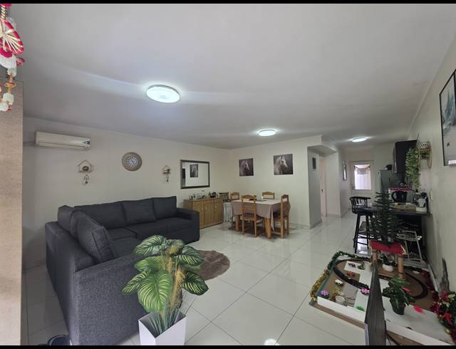 1 BEDROOM APARTMENT FOR SALE IN UMHLANGA RIDGE